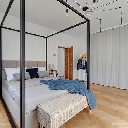 Nadmorski Z Tarasem Nad Bulwarem * Gdynia