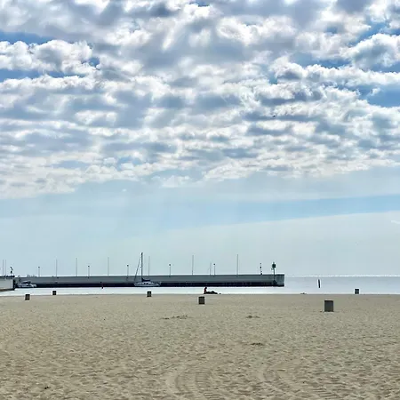 Nadmorski Z Tarasem Nad Bulwarem * Gdynia